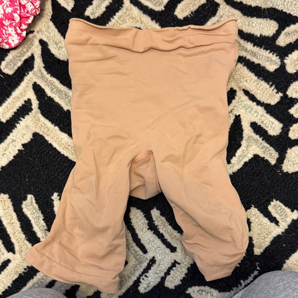 SKIMS Seamless Nude Shapewear